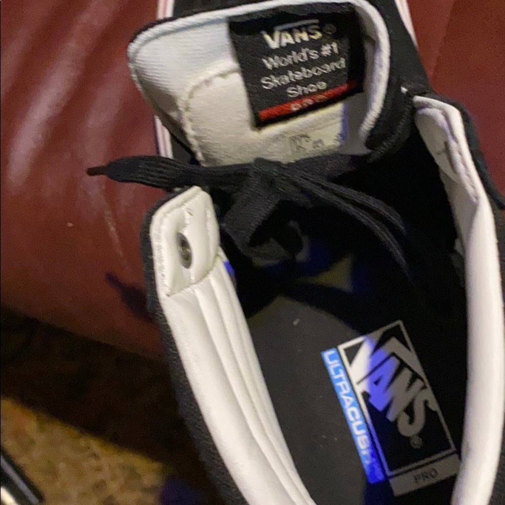 Vans - Picture 3 of 3
